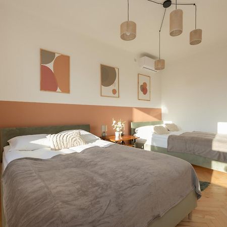Apartment For 6 People Near Royal Baths Park By Renters Prestige Варшава Екстериор снимка